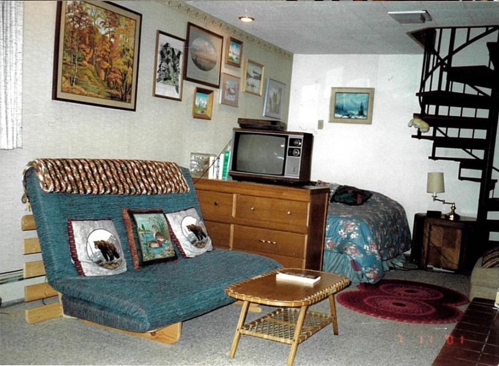 Anchorage Downtown Bed & Breakfast At "Raspberry Meadows" Room photo